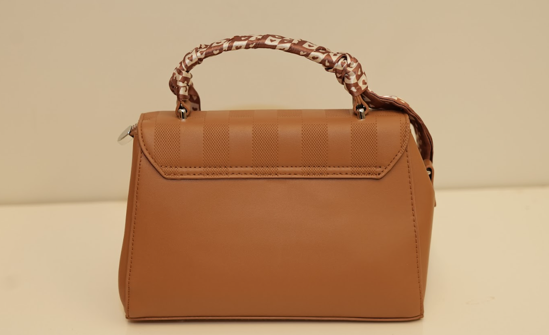 Café Luxe Edition – Caramel Grid Check Handbag